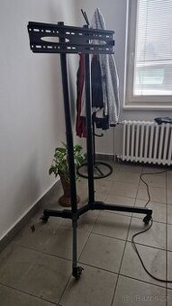 Mobilní stojan na televizi HAMA