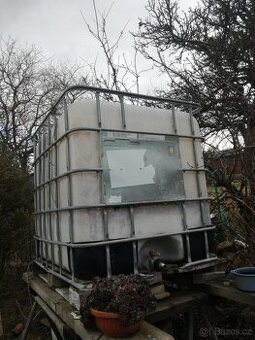 nádrž na vodu IBC kontejner 1000 litrů