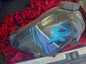 Nádrž  yamaha dt 125 lc2 yamaha dt 80 lc2