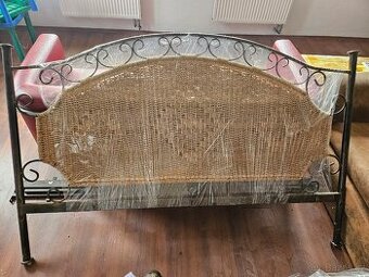 Manželská kovová postel