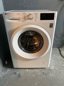 Úzká Parní pračka LG 7kg 1200ot