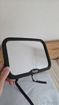Zpětné zrcátko do auta