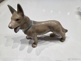Porcelánová soška Německý ovčák – Goebel / Cortendorf (č. 84