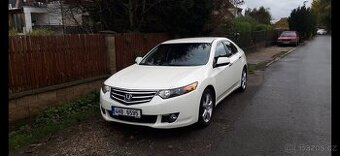Honda Accord 2,0 i rok 2011 - 1