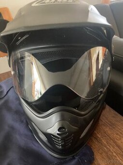 Arai japonská helma