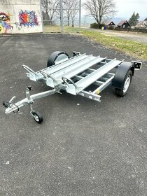 Sklopný přívěs na 3 motorky