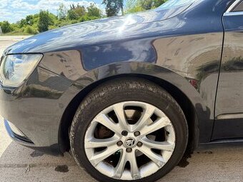 Levy blatnik Skoda Superb 2 FACELIFT 2014 cerny