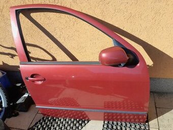 Pravé přední dveře ŠKODA FABIA 1 barva 9892 červená vínová