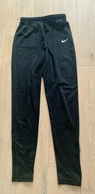 Tepláky Nike vel. 147-158 cm