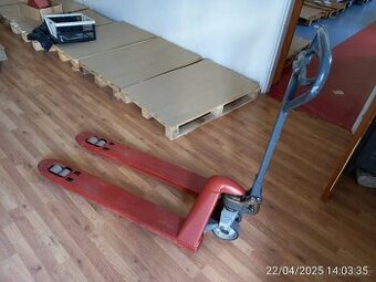 Paletový vozík 2000 kg