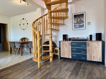 ✨Mezonetový byt 106 m² + garáž s elektřinou v domě ✨