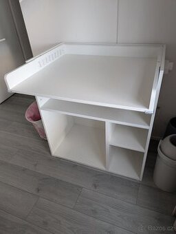 Prebalovaci pult Ikea Smastad