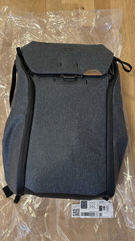 Batoh Peak Design 30L charcoal - 1