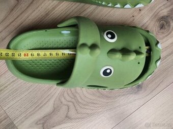 Gumové pantofle typu "kroksy" crocs 34