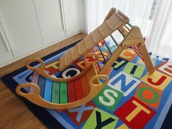 Dětská prolejzačka a houpačka