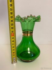 Pozlacená starožitná vázička