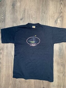 Tričko s vyšitou loďkou - M
