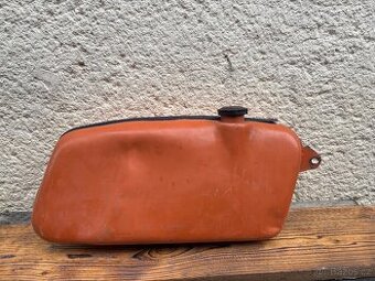 Nádrž jawa mustang