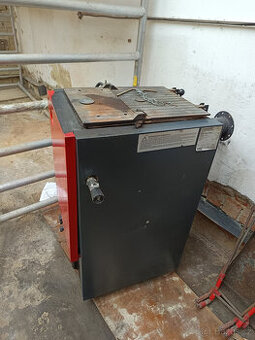Prodám teplovodní kotel na tuhá paliva DAKON