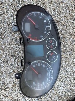 Budíky benzínové Audi A3 2008