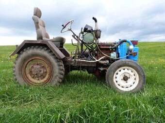 Malotraktor domácí výroby.