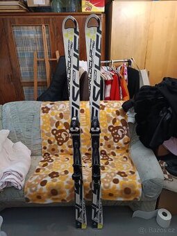 Prodám zánovní sjezdové profi lyže Zn.Fischer.