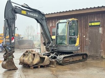 Pásový bagr Volvo ECR58D