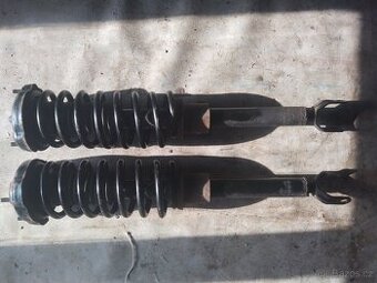 Přední pružiny na Mercedes Benz W211 E270 - 1