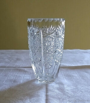 váza z českého křišťálu