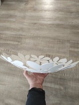 Velká kovová mísa