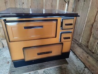 Sporák na tuhá paliva