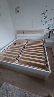 Manželská postel 180x200