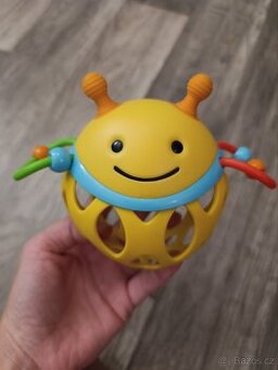 Nové chrastítko/kousátko/hračka