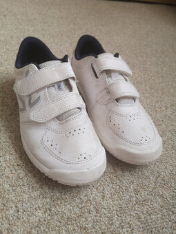 Bílé tenisky vel. 31