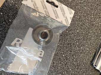 Roca MOAI - přípojka sprchové hadice - vývod z podomítky