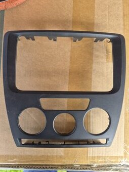 Rámeček pro 2dinové autorádio octavia 2