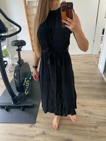 Černé šaty ke krku bez rukávů vel M nové