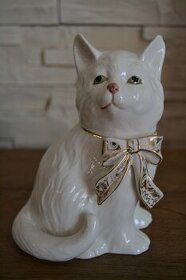 Porcelánová kočka s mašlí - 1