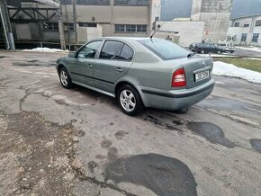 Skoda octavia 1.6i 74kw, r.v 2002 - 1