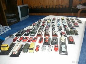 Modely autíček 65 kusů od 200 až400 kč