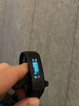 Huawei Band 4 ve velmi dobrém stavu.