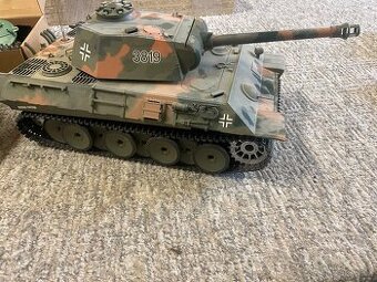 tank na dalkove ovladani. - 1