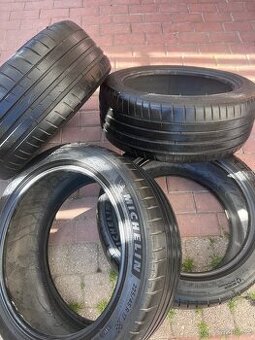Michelin Pilot Sport 4. 225/45/17 91V