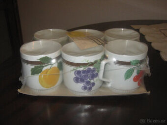 Prodám staré retro hrníčky-porcelán Karlový Vary.