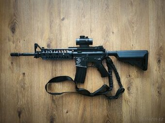 Aimtop M4 airsoft zbraň, příslušenství, kufr, baterky...