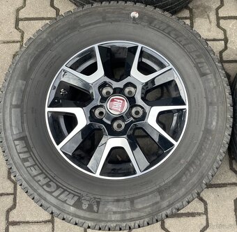 Alu 6x16 5x118 ET68 pneu letní 225/75/16 116Q