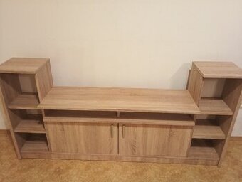 Stolek pod TV
