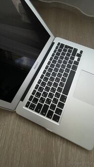MacBook Air 13” (2013) (420 cyklu nabíjení)