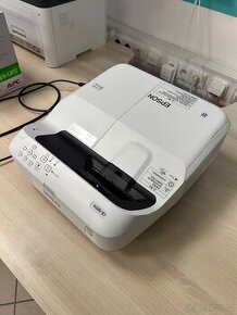 Projektor CB-685W - 1