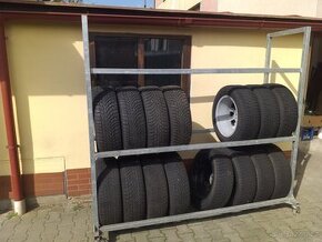 Regál na pneumatiky